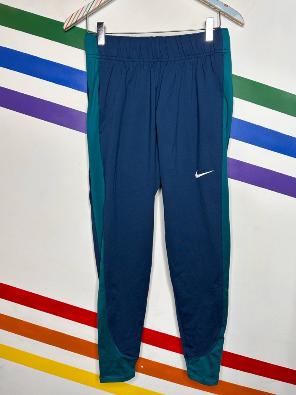 NEW NIKE Therma Fit running joggers size small